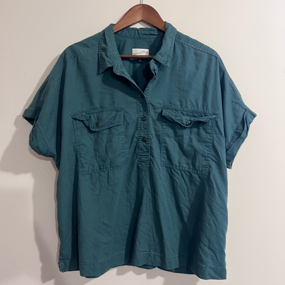 Universal Thread Green Button-Up Shirt